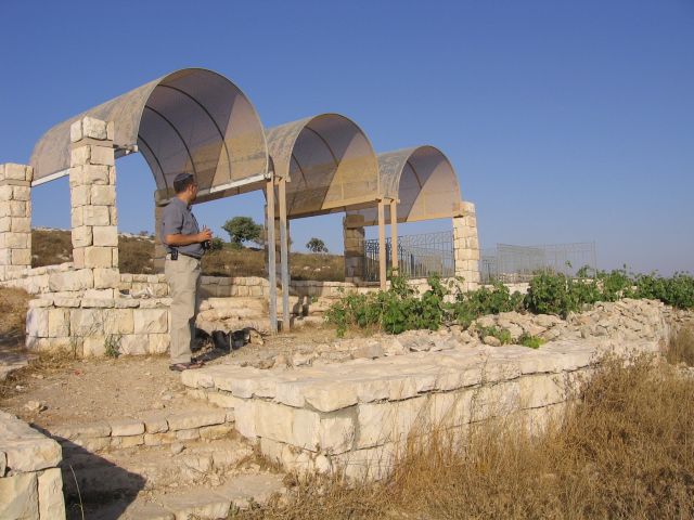 19_Derech_Avot_3.jpg